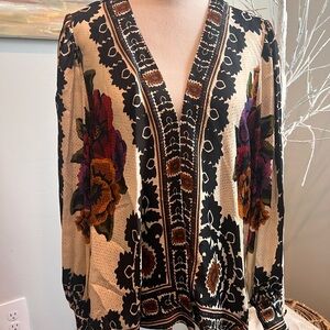 NWT FARM Rio Tapestry Floral Black and Cream Blouse Sz Small
